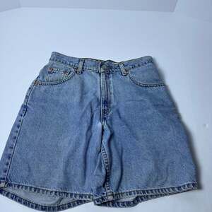 90’s Vintage Levi's High-Waisted Denim Shorts, Classic Medium Wash M